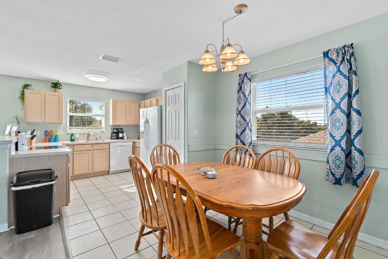 Surfside Paradise Retreat - 3Br And 2Ba Duplex, Grill, Dog Friendly - Close To The Beach! Μελβούρνη Εξωτερικό φωτογραφία