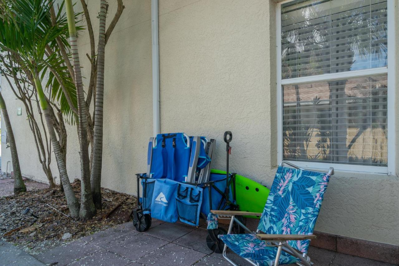Surfside Paradise Retreat - 3Br And 2Ba Duplex, Grill, Dog Friendly - Close To The Beach! Μελβούρνη Εξωτερικό φωτογραφία